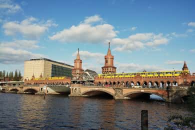 Berlin Friedrichshain: Urban Walk of Grit and Gentrification