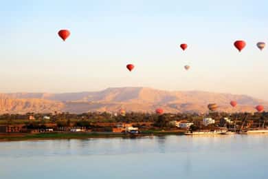 From Hurghada: 1-Night in Luxor, Hot Air Balloon, & Transfer