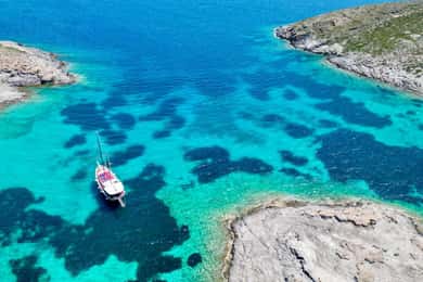 Paros: Traditional Gulet Shared or Private Island Cruise
