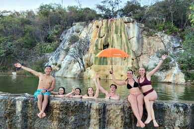 Hierve el agua, Mitla, Árbol del Tule, Tapetes, Destileria de mezcal tour