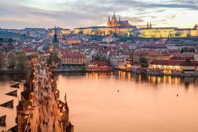Praga : Visita insolita com um guia jornalístico francês