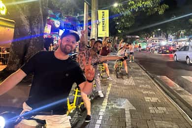 Medellin: Private Night City Tour on Electric Bicycle + Gourmet Dinner