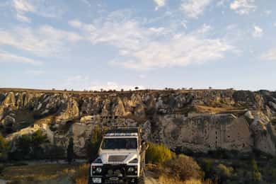 Cappadocia: Luxury Jeep Safari with Champagne Party