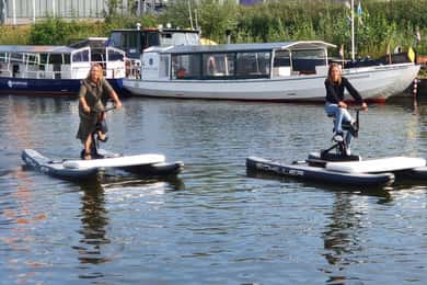 Aluguer de bicicletas aquáticas Schiller em Den Bosch