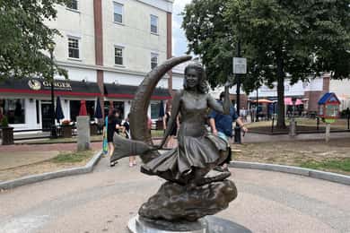 Salem Witch Tour from Boston by Train