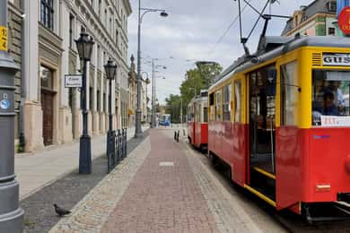 Wroclaw: Private Tour by smal Historic Tram 1,5h 13-16 seats