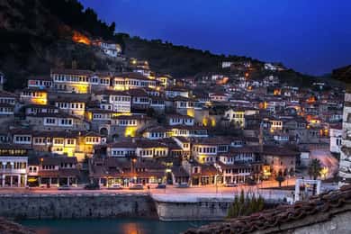 Sonnenuntergangstour in der Burg von Berat und der Altstadt (Kleingruppe)