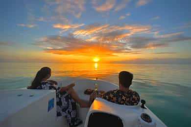 BORA-BORA: Private Sunset Cruise with cocktails & apetizers
