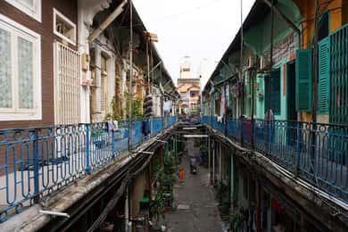 Ho Chi Minh City: Guided Chinatown Walking Tour with a Local