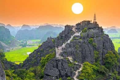 Ninh Binh: Trang An Boat Ride, Bich Dong, Mua Cave Sunset