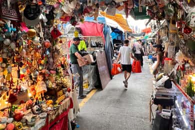 Seoul: Flea Market Walking Tour With Street Food