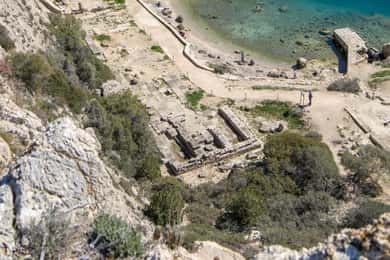 Caiaque no mar em Loutraki: do lago ao mar