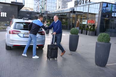 Aeroporto de Zagreb: Traslado privado de ida e volta do aeroporto