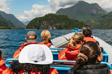 Vancouver: Wycieczka łodzią Indian Arm i Granite Falls Zodiac Boat Tour