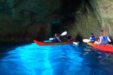 MENORCA: Kayak cave route + photo session.