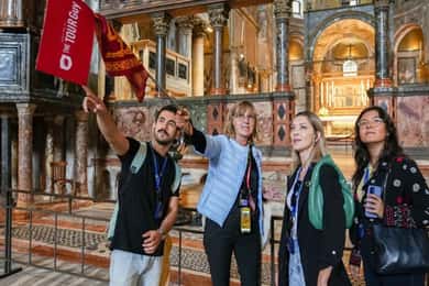 Venice: Doge's Palace and St Mark's Tour with Gondola Ride