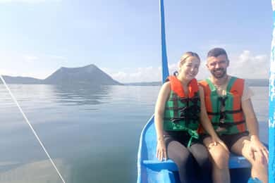 Tagaytay: Taal Lake Cruise & Tagaytay Day Private Tour