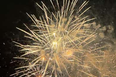 Honolulu: 1-Hour Friday Night Fireworks Cruise with Drinks