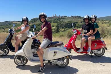 From San Gimignano: Chianti Vespa Tour with Lunch