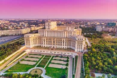 Visita a Bucarest: Parlament, Casa Ceausescu i Museu del Poble