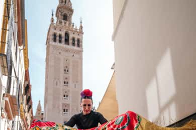 Seville: Flamenco 2 x 1: Flamenco Tour + Dance Class
