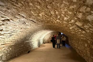 Southampton: 2 Hour Guided Walking Tour with Medieval Vaults