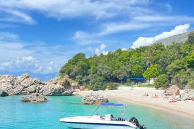 Sarandë: Daily Tour with 6 Stops, Local Wine & Drinks