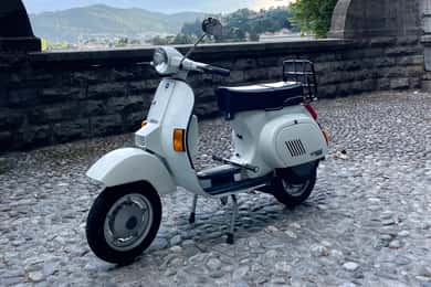 Озеро Комо: аренда классических мотороллеров Vespa на 4, 8 или 24 часа с доставкой