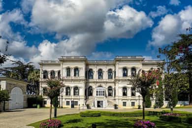 Yildiz Palace & Park: Skip-the-Line Entry with Audio Guide