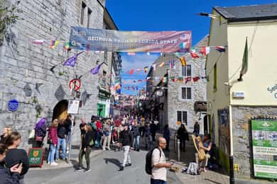 From Belfast: Guided Day Tour to Galway with Stops