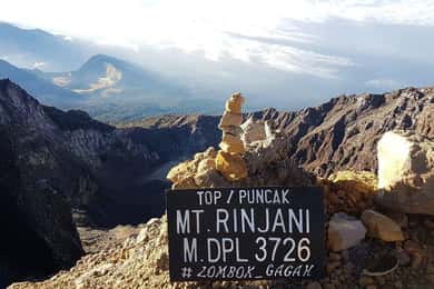 Senaru/Sembalun 3D/2N summit,lake.hot spring and crater rim