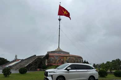 Hue: Privat transport til Dong Hoi med sightseeingstopp