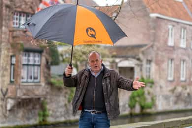 Paseo histórico por Brujas con guía local. Praliné incluido