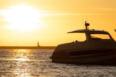 Porto: 2h SUNSET Private Luxury Yacht in the Douro