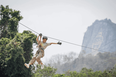 Pattaya: Aventura en tirolina con 25 plataformas y opción para niños