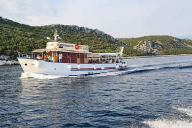 Fra Trogir & Vinišće: Vela Rina, Maslinica & Den Blå Lagune