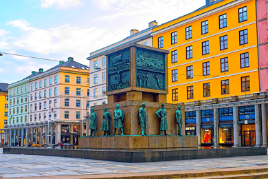Bergen: Guided Walking Tour with Local Guide