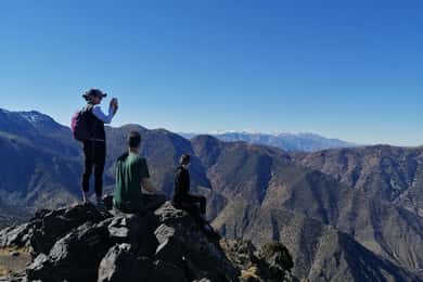 Marrakesh: Trek de 2 zile pe Muntele Toubkal cu cazare de 1 noapte și mese