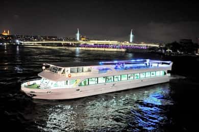 Istanbul: Golden Horn & Bosporus - illallinen ja esitys