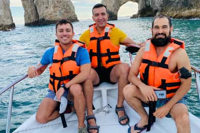 Traditional tour to the Arch of Cabo San Lucas.