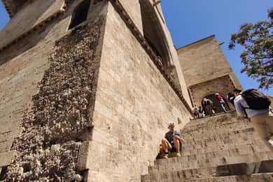 Discover Valencia yourself with a Playful walking tour!