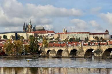 Praha: Praha slott og Karlsbroen - guidet tur på tysk