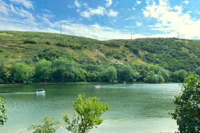Tbilisi 2 Parks: Turtle Lake & Dedaena Park with Flea Market
