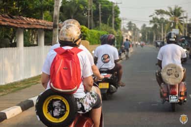 Trincomalee: Guided scooter City Tour