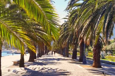 La Spezia: Guided Walking Tour with Italian-Inspired Music