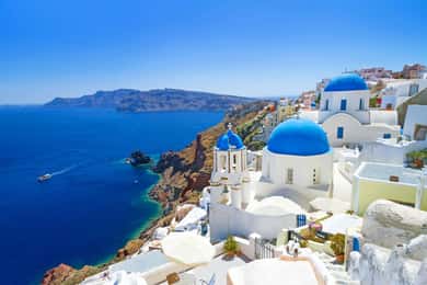 Explore Santorini: A 5-Senses Journey for Cruise Travelers