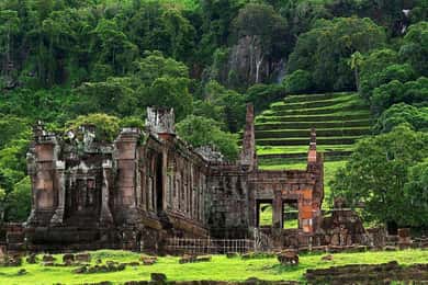 Vientiane: tour privado de 2 días a Wat Phu y la meseta de Bolaven