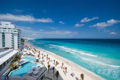 Prywatny transfer z lotniska CUN do OLEO Cancún Playa