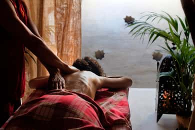 Vattenresan och vår exklusiva massage (60')