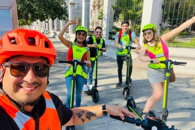 "Elektrische scooter tour" in Monterrey down town met gids